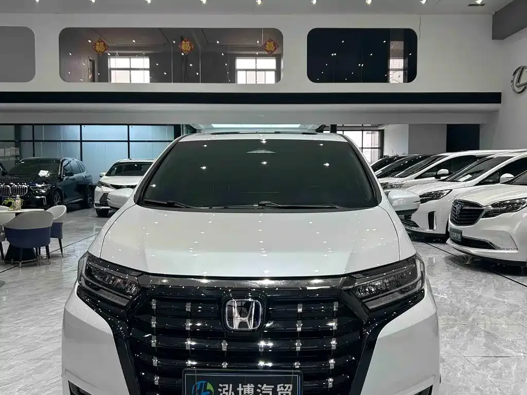 Honda Elysion 2024 из CN, фото 6