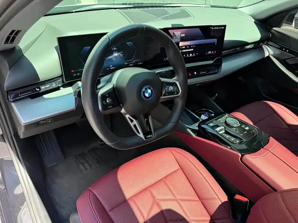BMW i5 — фото 7