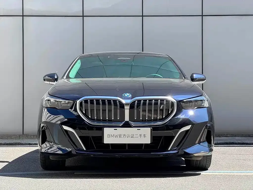 BMW i5 — фото 5