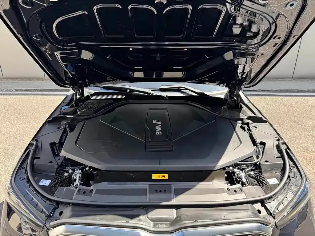 BMW i5 — фото 9