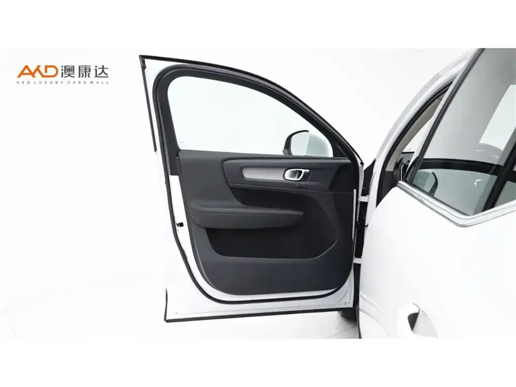 Volvo XC40 2024 из CN, фото 5