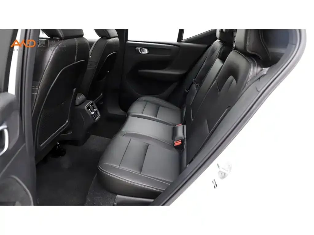 Volvo XC40 2024 из CN, фото 4