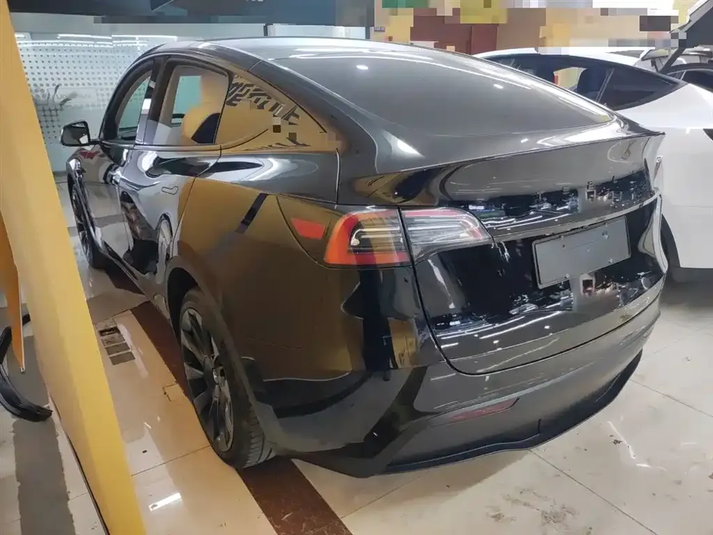 Tesla Model Y 2024 из CN, фото 5