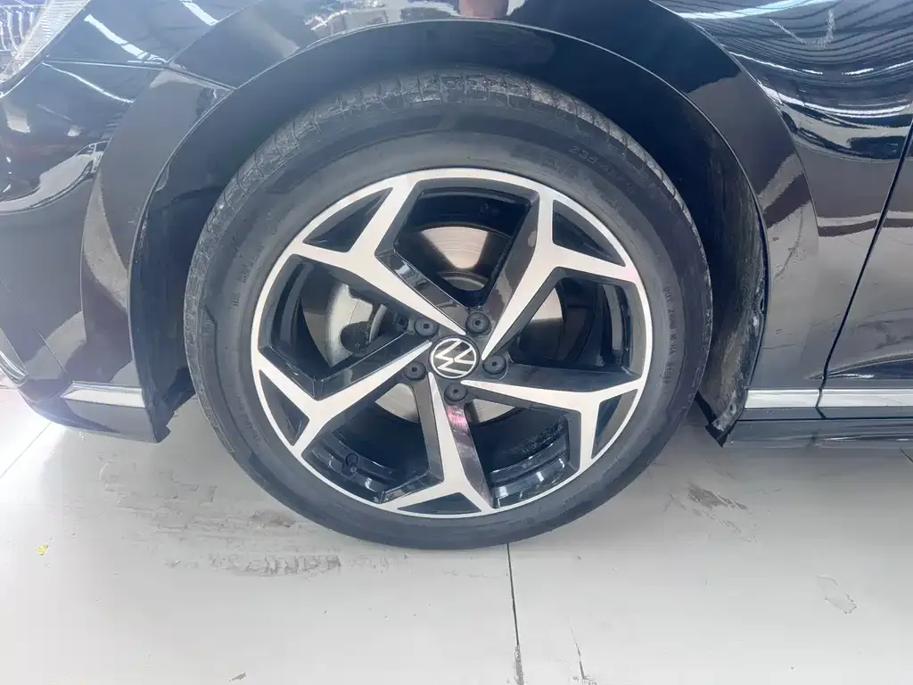 Volkswagen Magotan 2024 из CN, фото 5