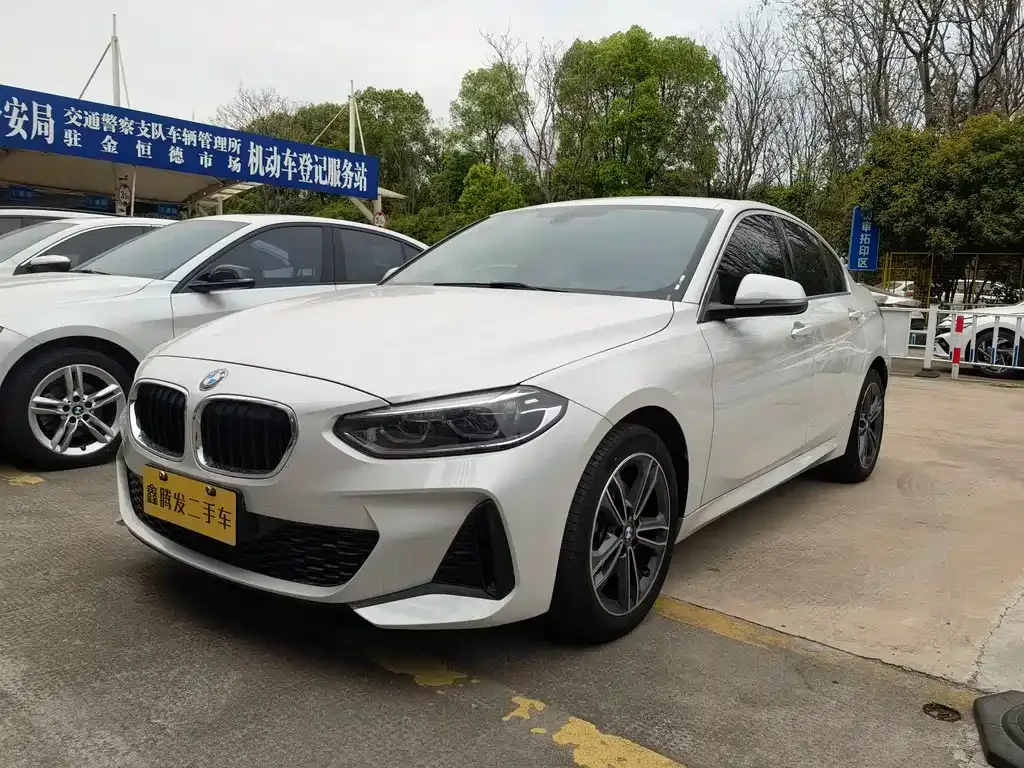 BMW 1 Series — фото 1