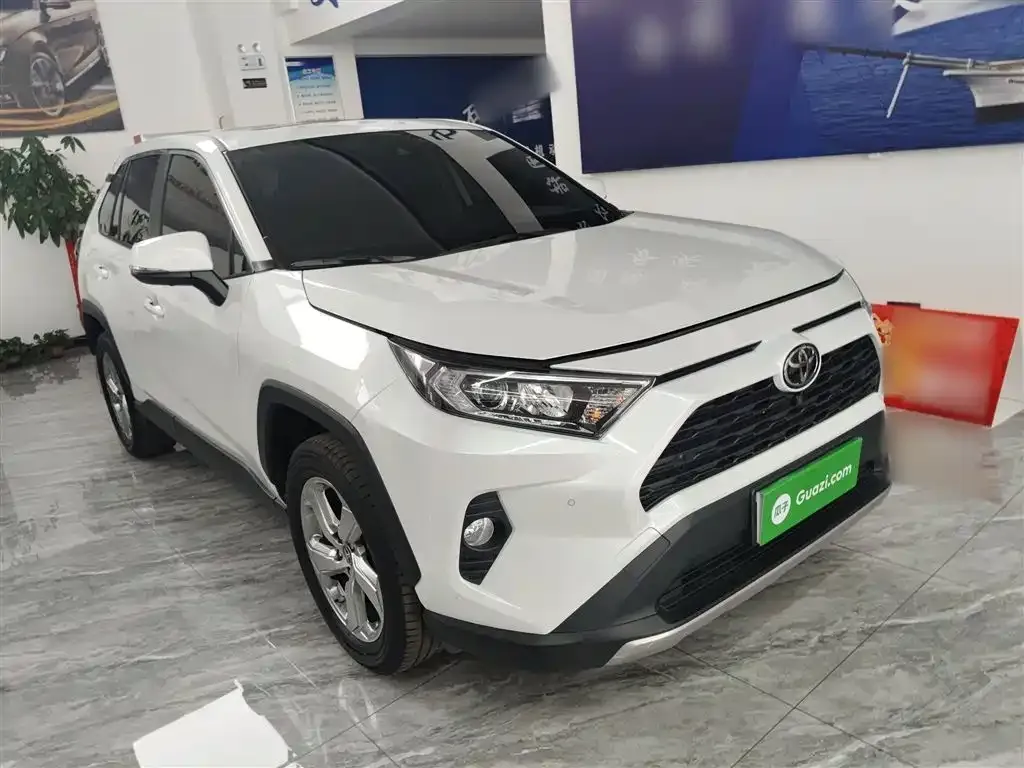 Toyota RAV4 — фото 10