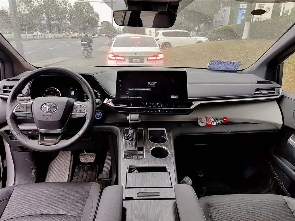 Toyota Granvia 2023 из CN, фото 3