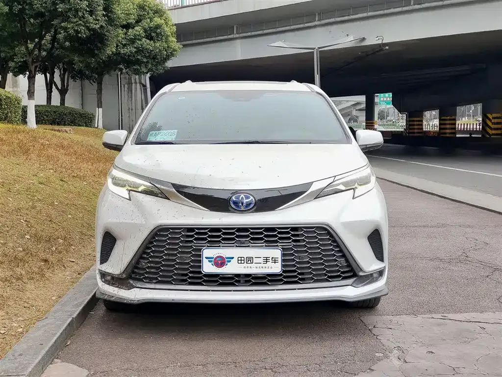 Toyota Granvia 2023 из CN, фото 8