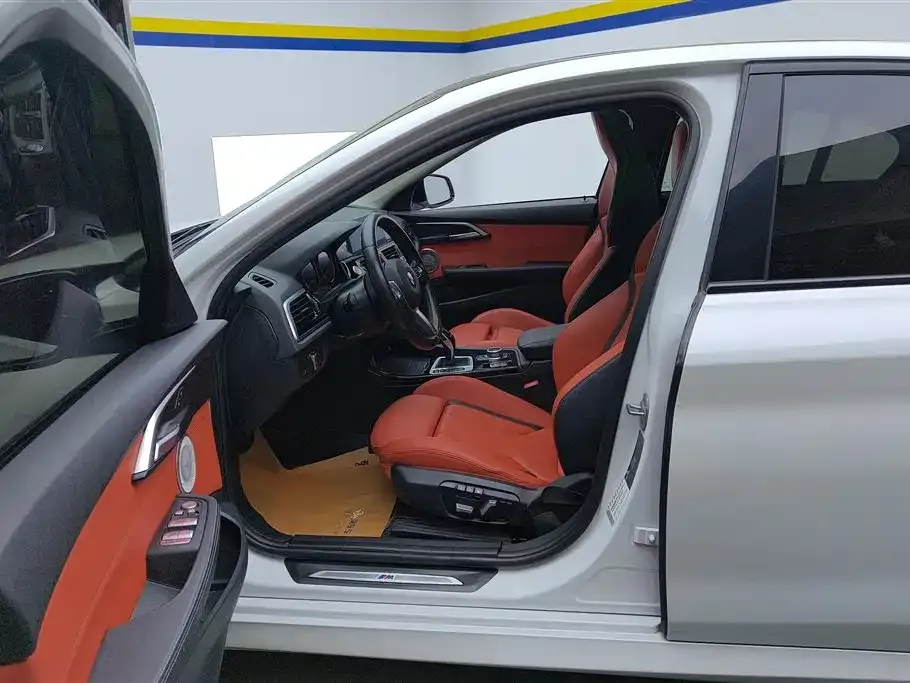BMW 1 Series 2021 из CN, фото 8