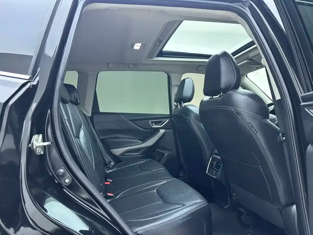 Subaru Forester 2022 из CN, фото 6