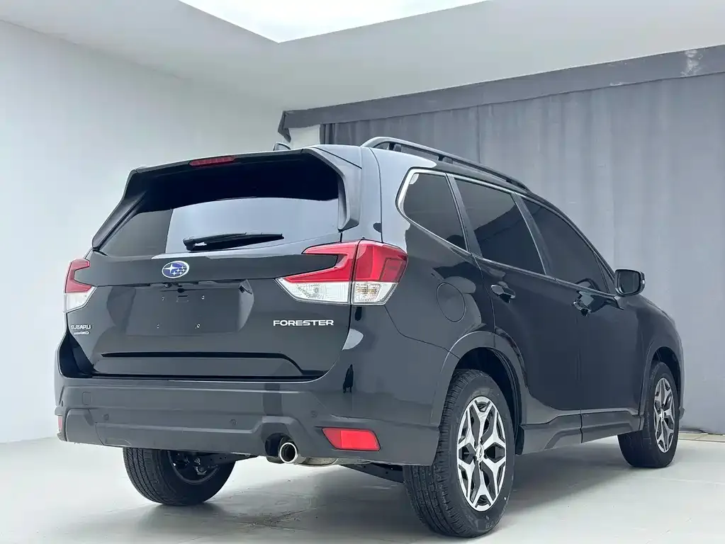 Subaru Forester 2022 из CN, фото 4