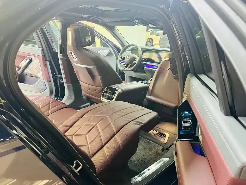 BMW i7 2023 из CN, фото 5