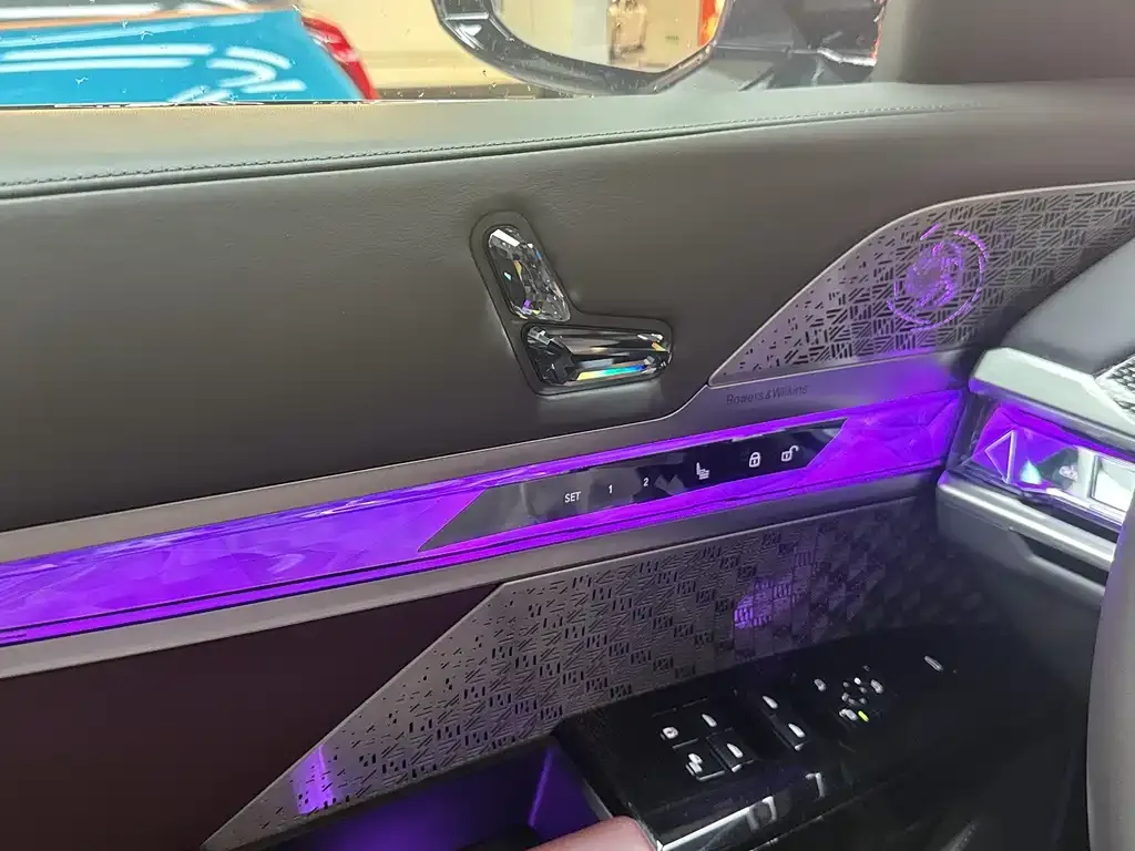 BMW i7 2023 из CN, фото 3
