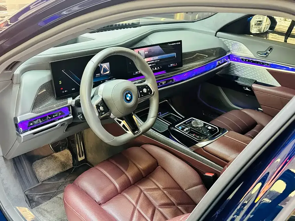 BMW i7 2023 из CN, фото 9