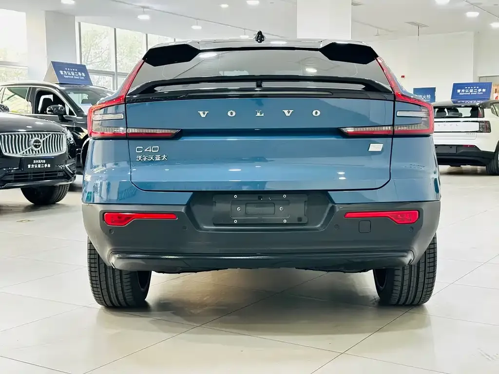 Volvo C40 2024 из CN, фото 3