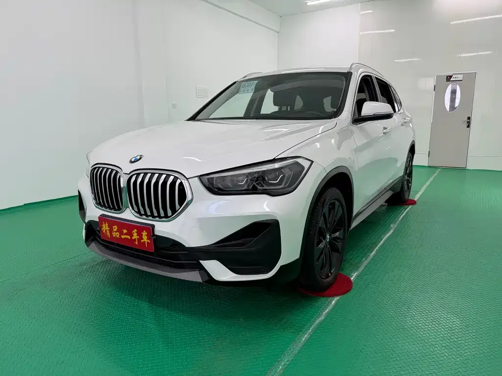 BMW X1 — фото 1