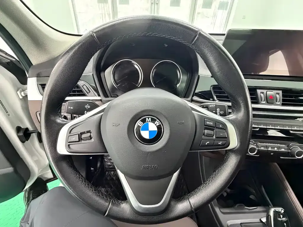 BMW X1 — фото 6
