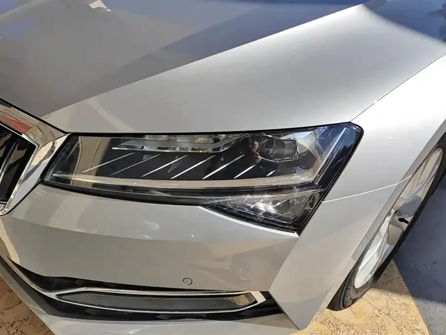 Skoda Superb — фото 2