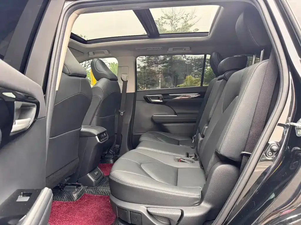 Toyota Highlander 2023 из CN, фото 4