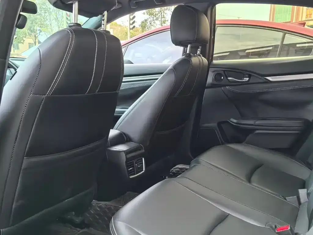 Honda Civic 2021 из CN, фото 2