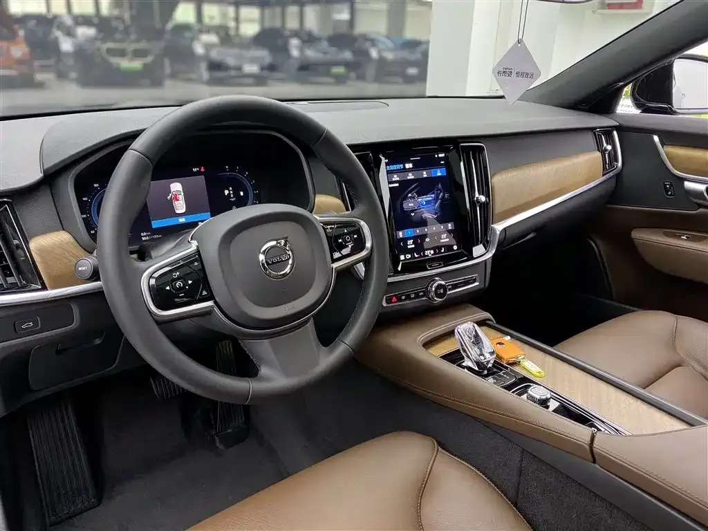 Volvo S90 2023 из CN, фото 5