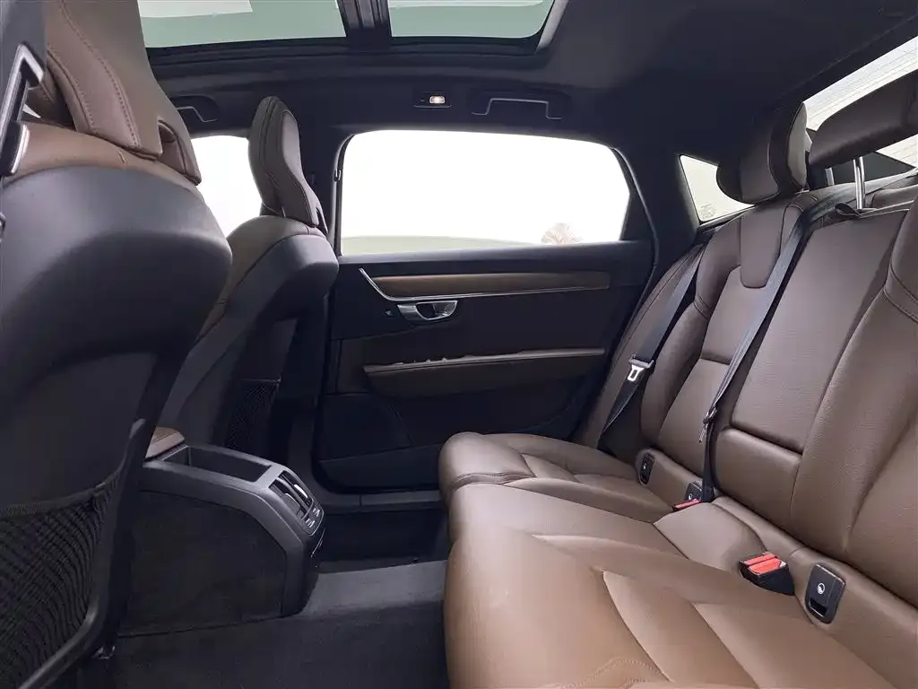 Volvo S90 2023 из CN, фото 2