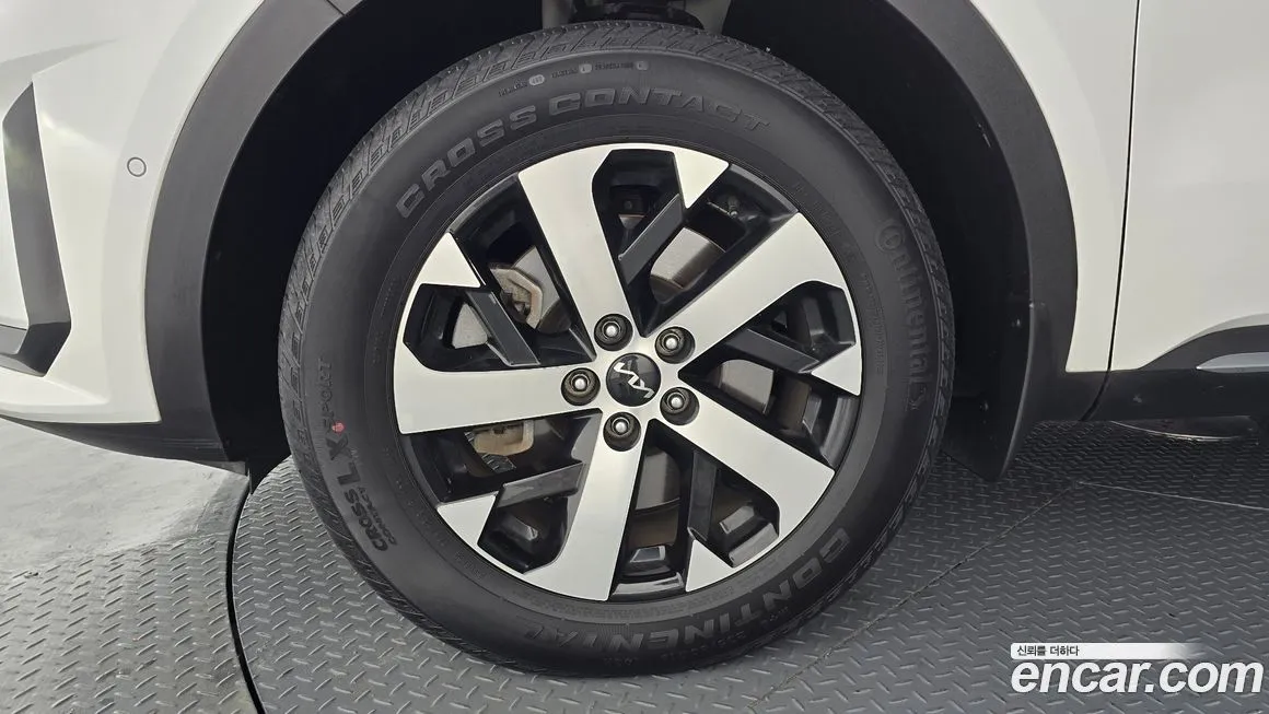 Kia Sorento — фото 8
