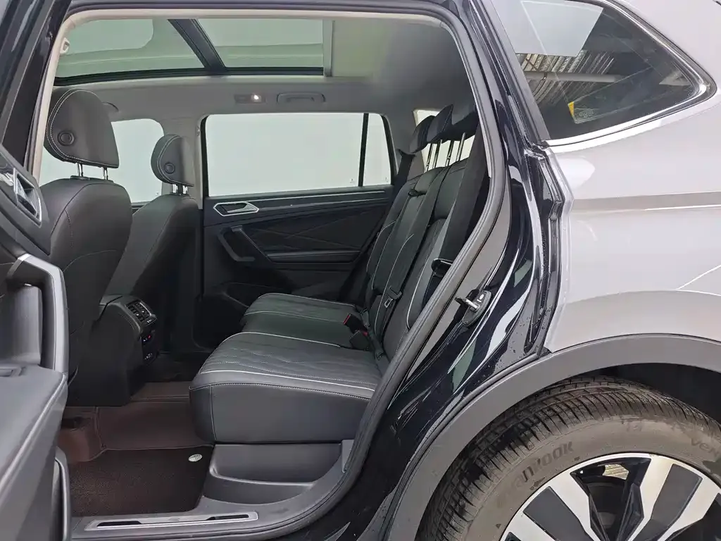 Volkswagen Tiguan L 2021 из CN, фото 8
