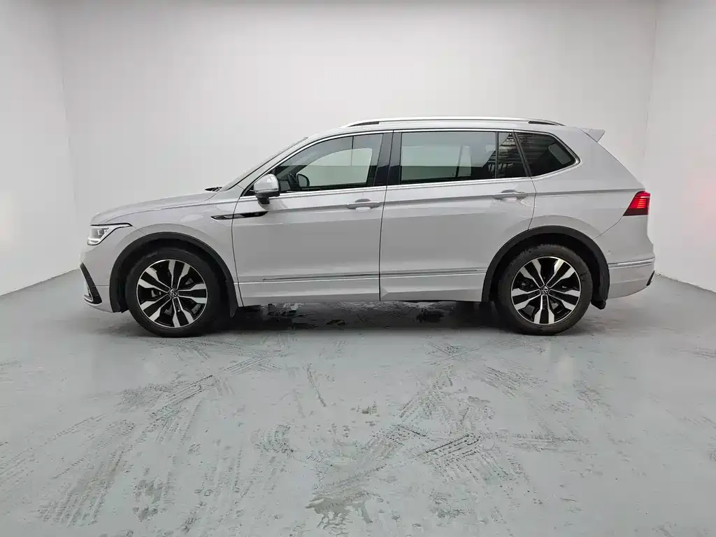 Volkswagen Tiguan L 2021 из CN, фото 5