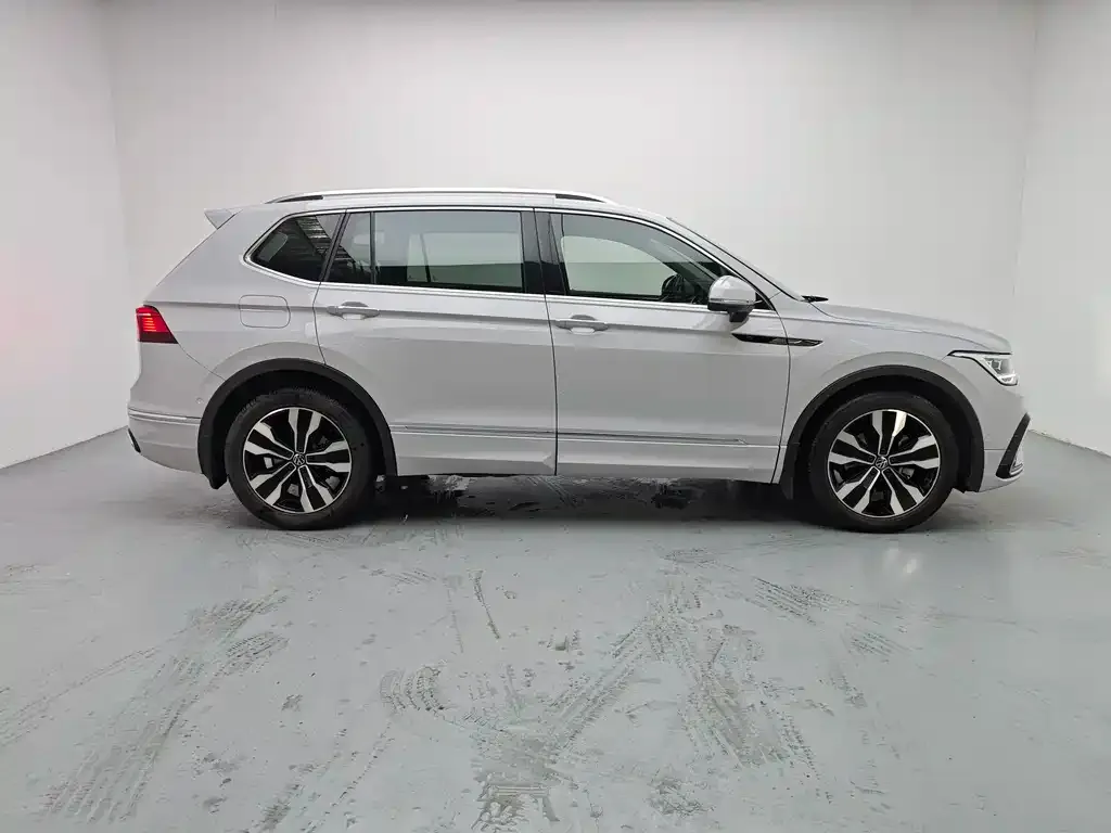 Volkswagen Tiguan L 2021 из CN, фото 7