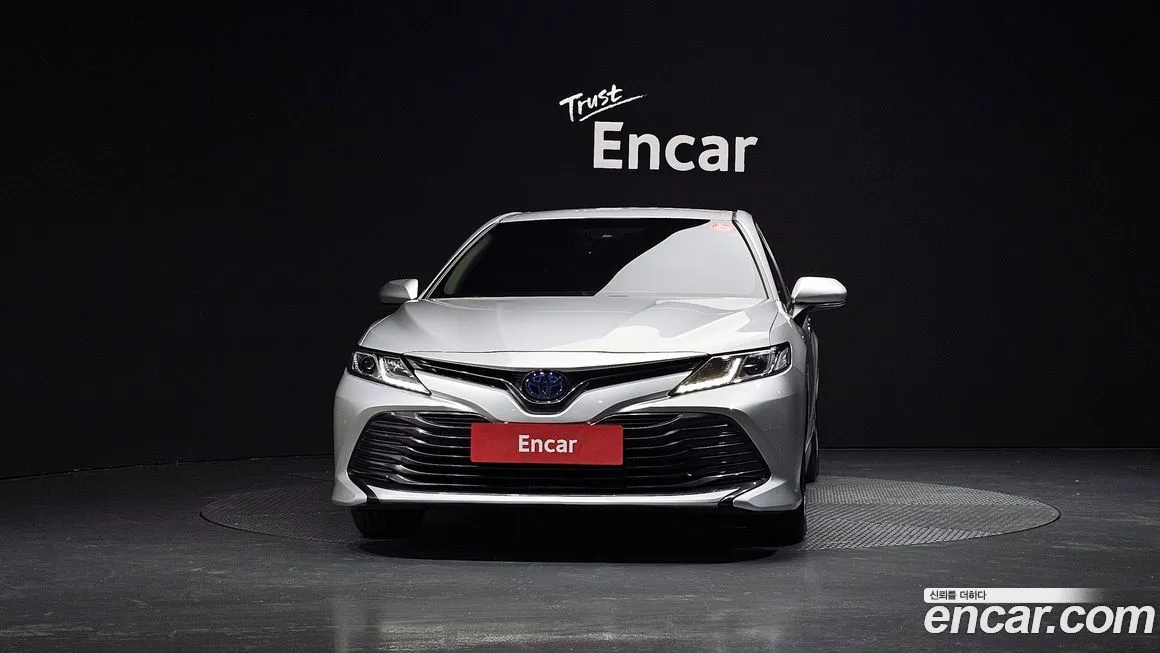 Toyota Camry — фото 2