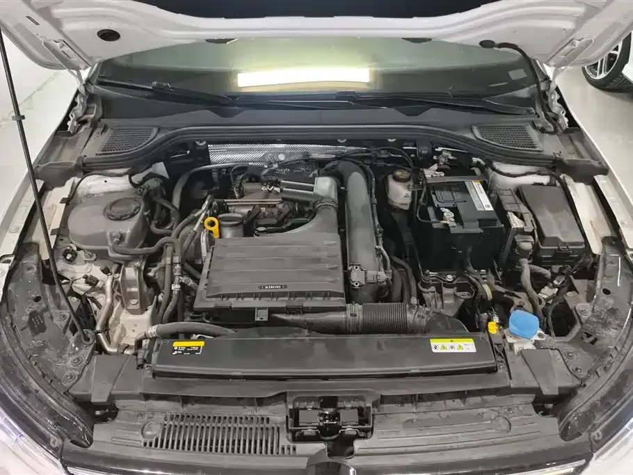 Volkswagen Golf 2024 из CN, фото 6