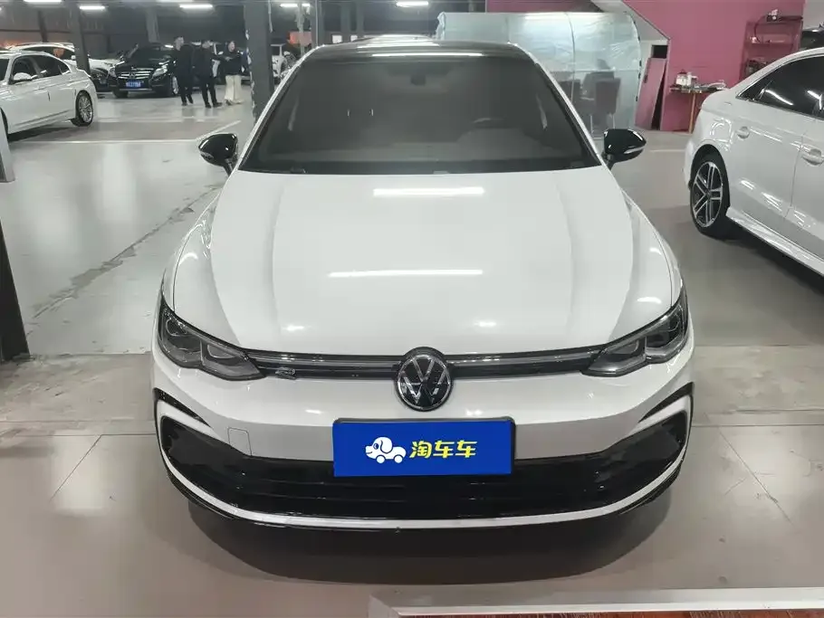 Volkswagen Golf 2024 из CN, фото 4