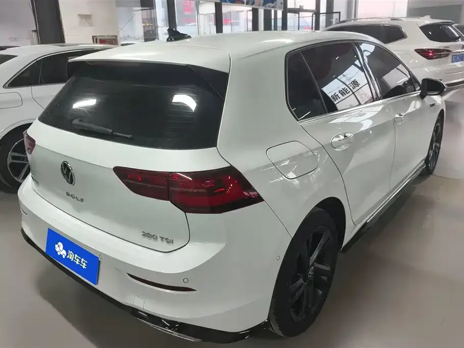 Volkswagen Golf 2024 из CN, фото 3