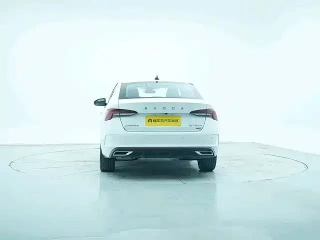 Skoda Octavia — фото 6