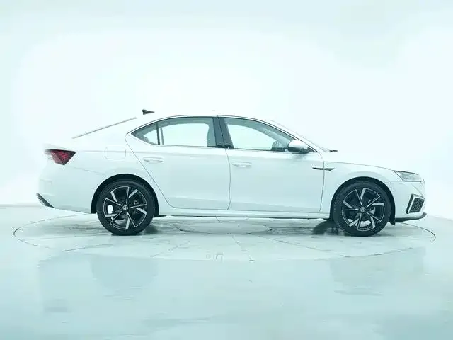 Skoda Octavia — фото 4
