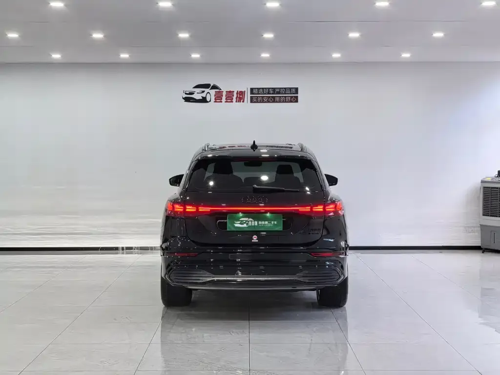 Audi Q5 e-tron — фото 4