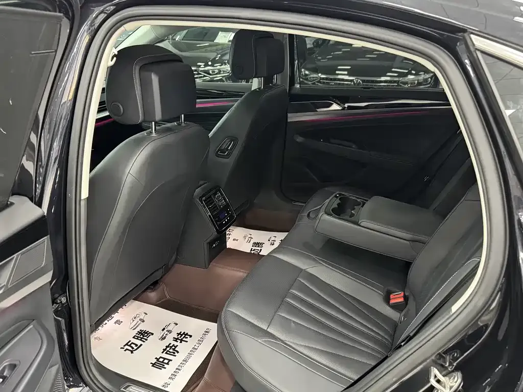 Volkswagen Passat 2024 из CN, фото 2