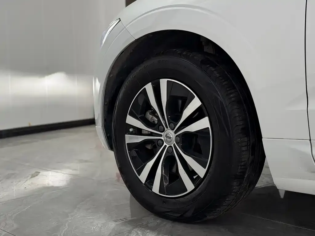 Volvo XC60 2023 из CN, фото 4