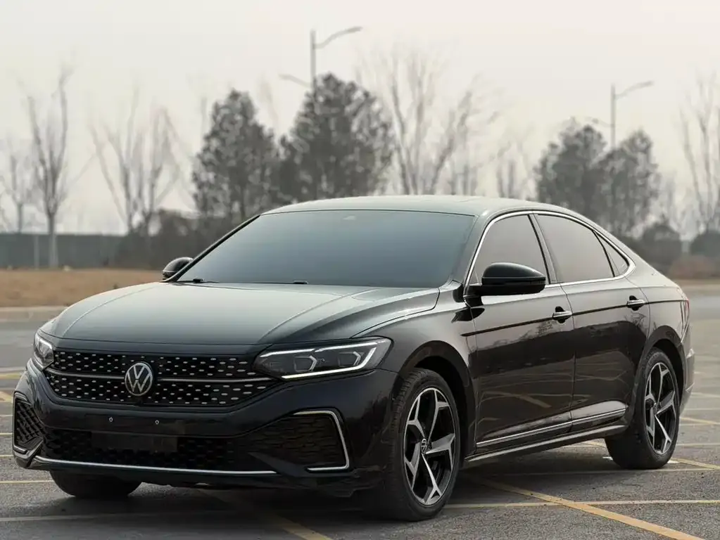 Volkswagen Passat 2023 из CN, фото 1