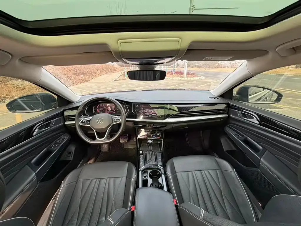 Volkswagen Passat 2023 из CN, фото 10