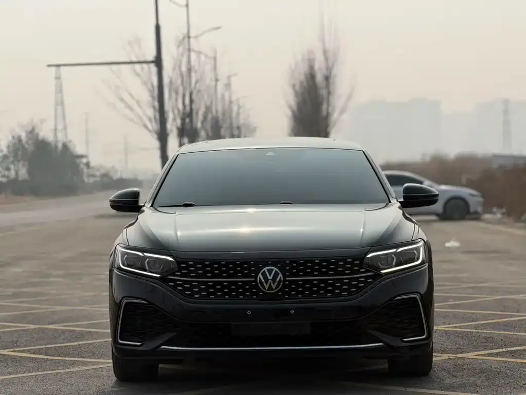 Volkswagen Passat 2023 из CN, фото 2