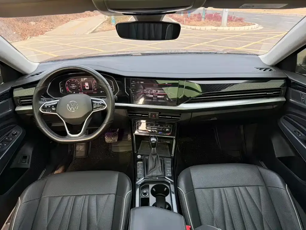 Volkswagen Passat 2023 из CN, фото 8