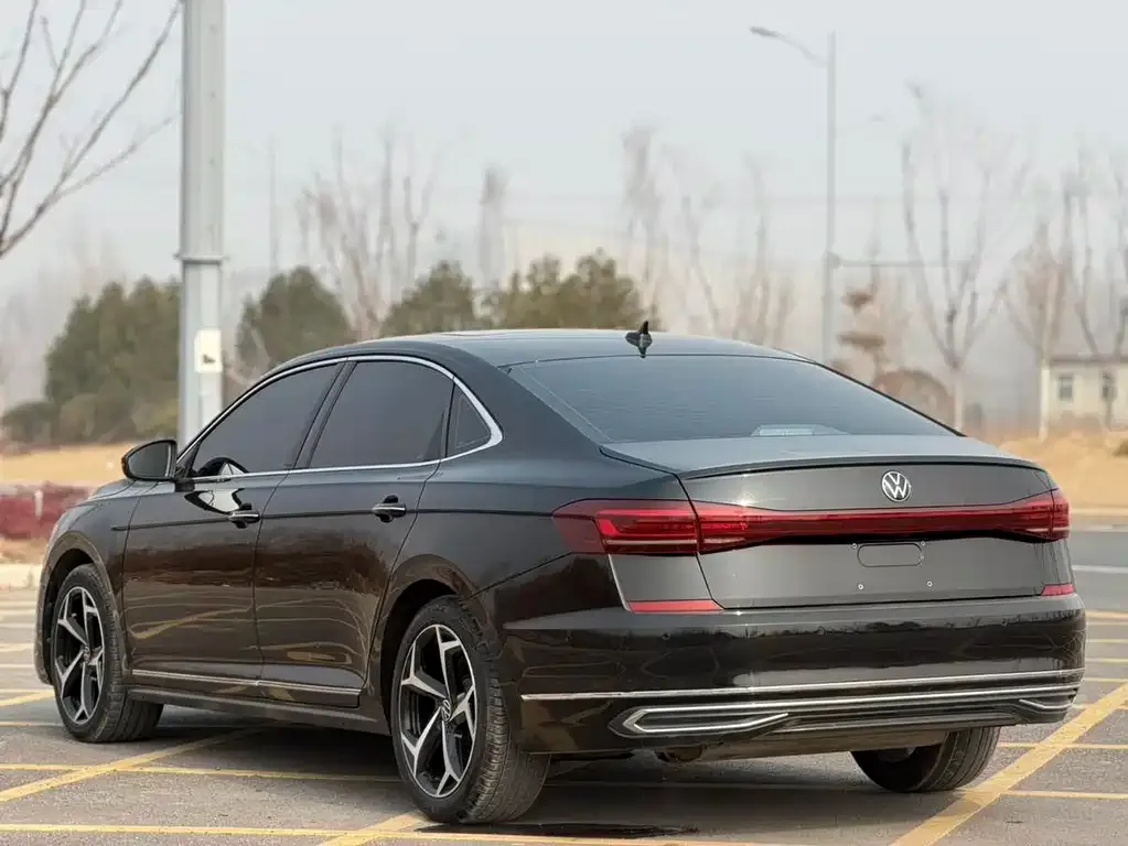 Volkswagen Passat 2023 из CN, фото 5