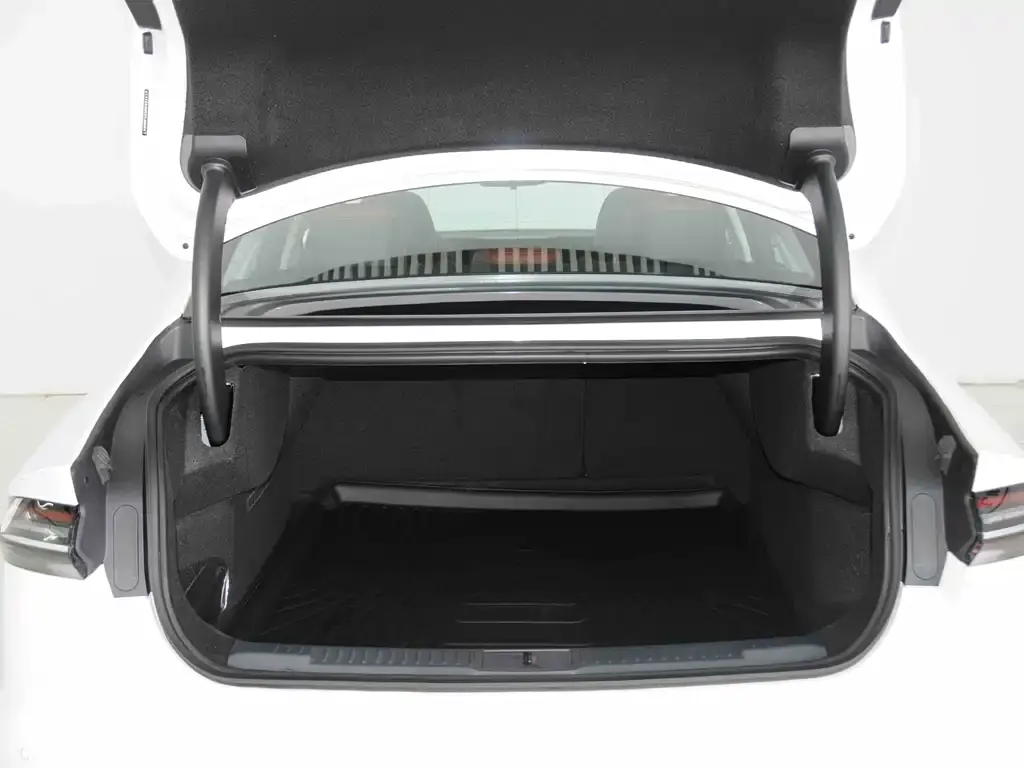 Lincoln Z 2025 из CN, фото 2
