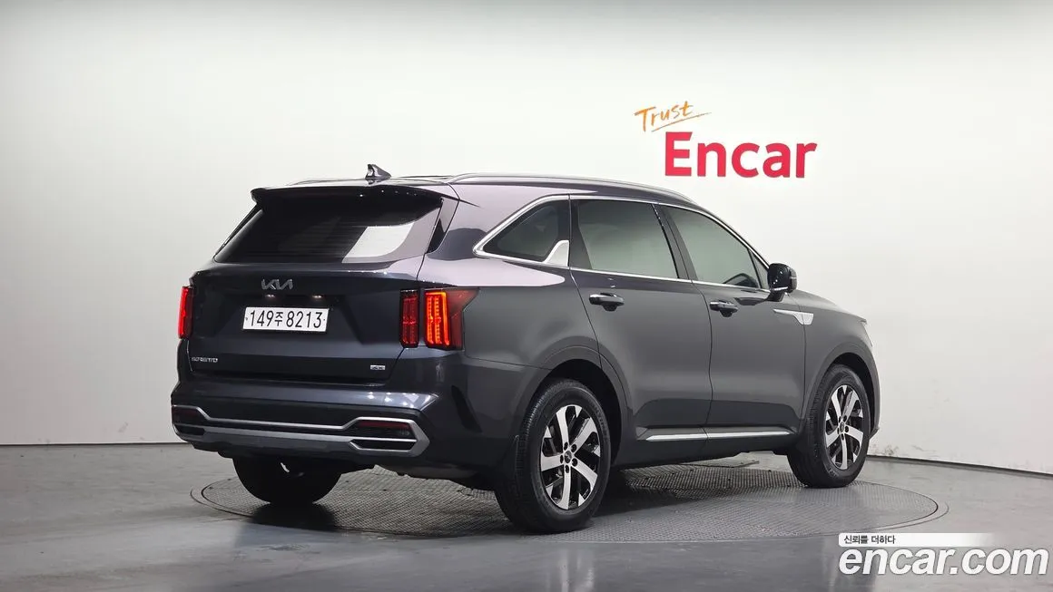 Kia Sorento — фото 9