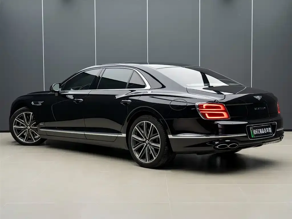 Bentley Flying Spur PHEV 2023 из CN, фото 7