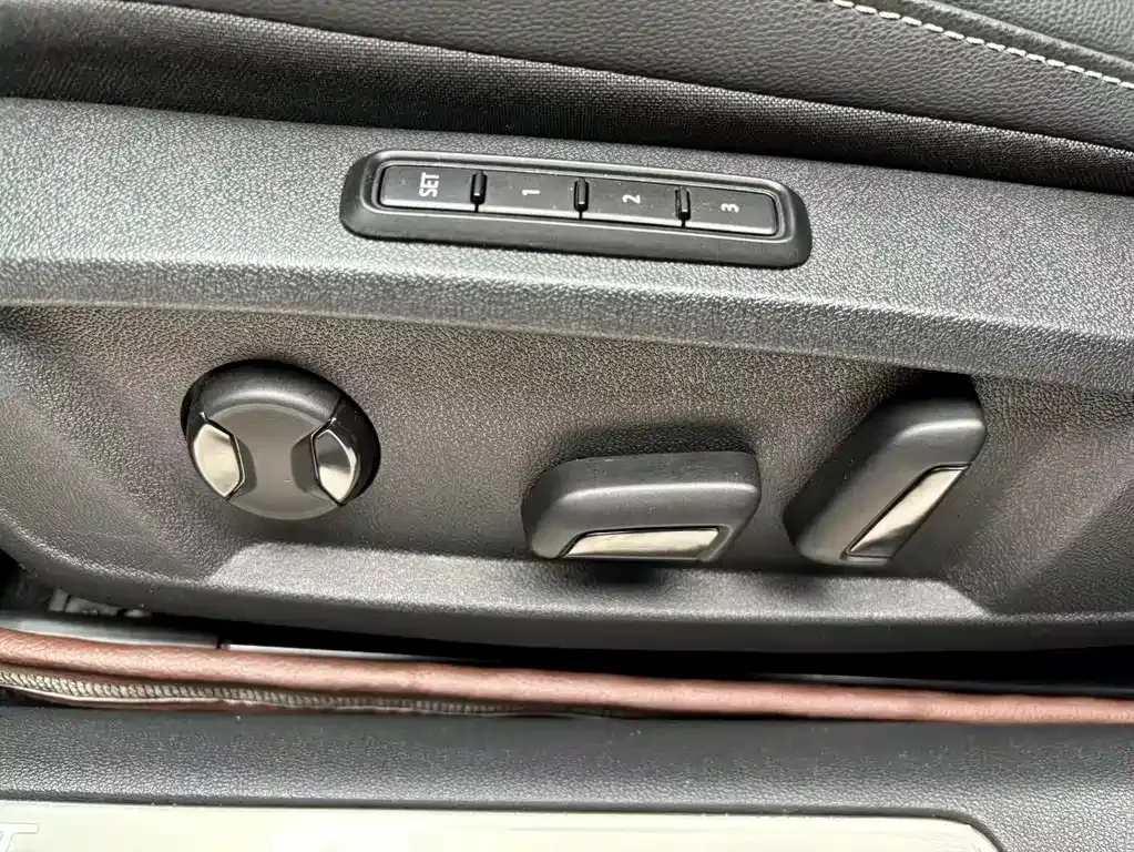 Volkswagen Passat — фото 10