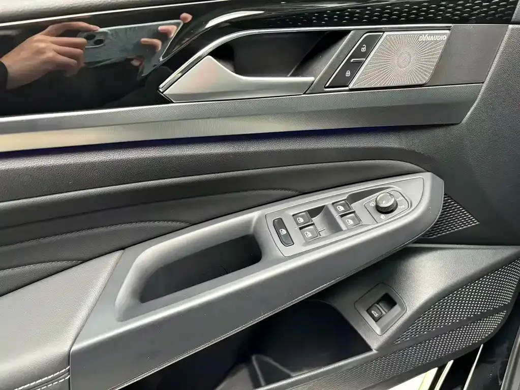 Volkswagen Passat — фото 4