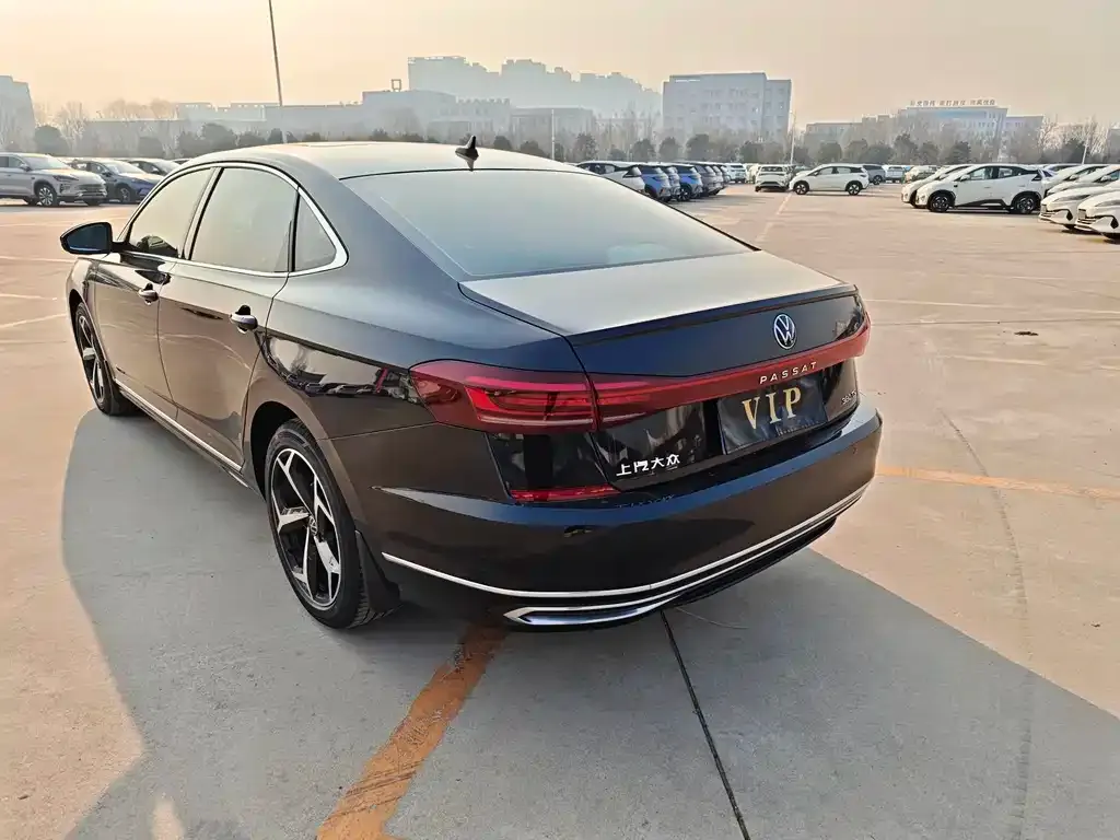 Volkswagen Passat — фото 5